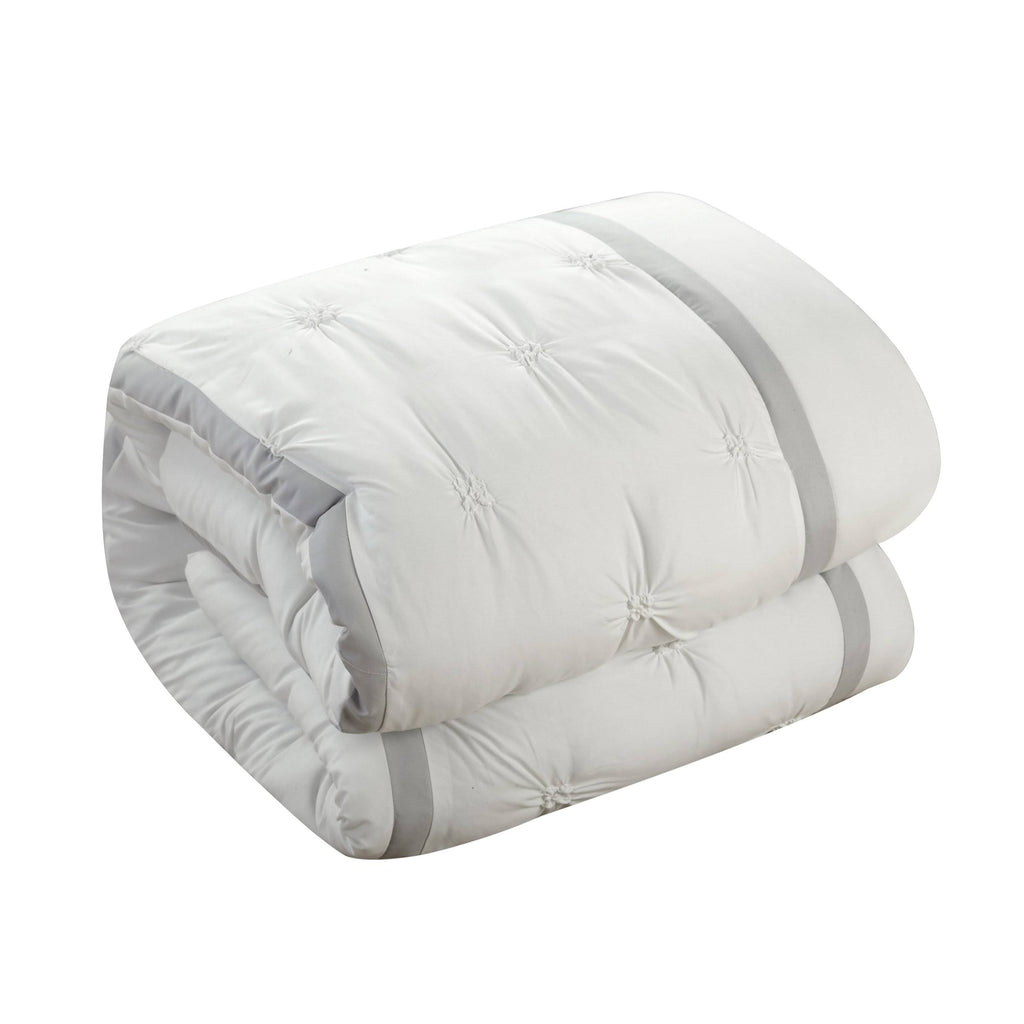 White Queen 3 Piece Pinch Pleat Duvet Cover Set G3672
